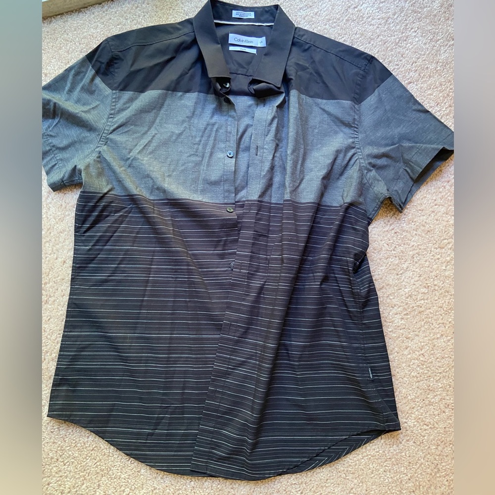 NWOT Calvin Klein Men’s Button Up Polo - Size M